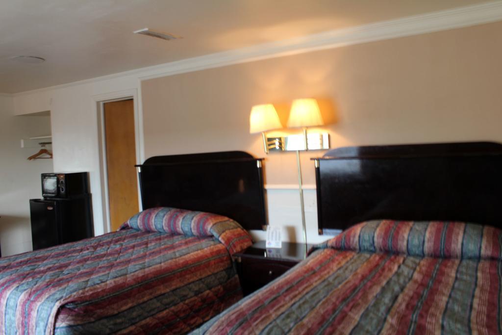 Super 7 Motel Columbia Phòng bức ảnh