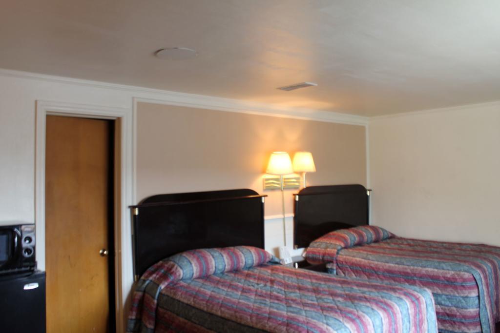 Super 7 Motel Columbia Phòng bức ảnh